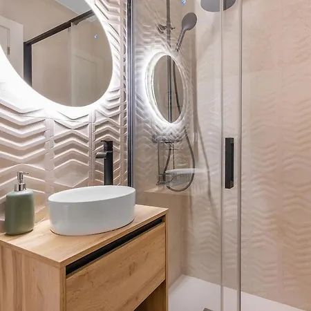 Serene Urban Retreat With Ac And Wifi Daire *