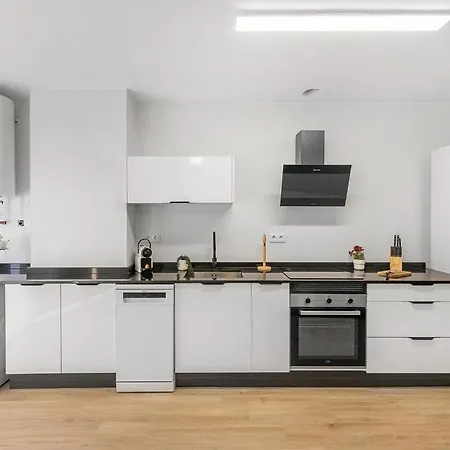 Apartment Serene Urban Retreat With Ac And Wifi