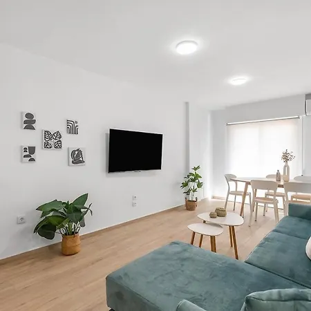 Serene Urban Retreat With Ac And Wifi Alicante