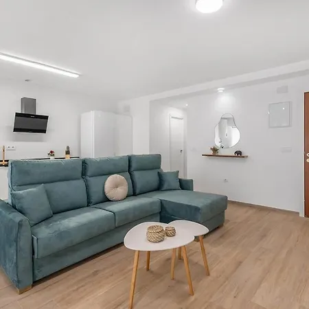 Daire Serene Urban Retreat With Ac And Wifi *