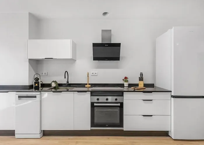 Serene Urban Retreat With Ac And Wifi Apartmán Alicante