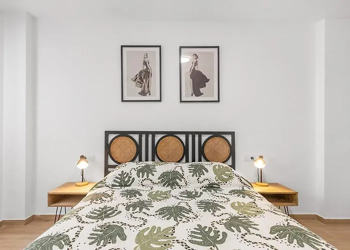 Serene Urban Retreat With Ac And Wifi
