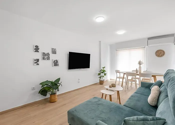 Serene Urban Retreat With Ac And Wifi Alicante